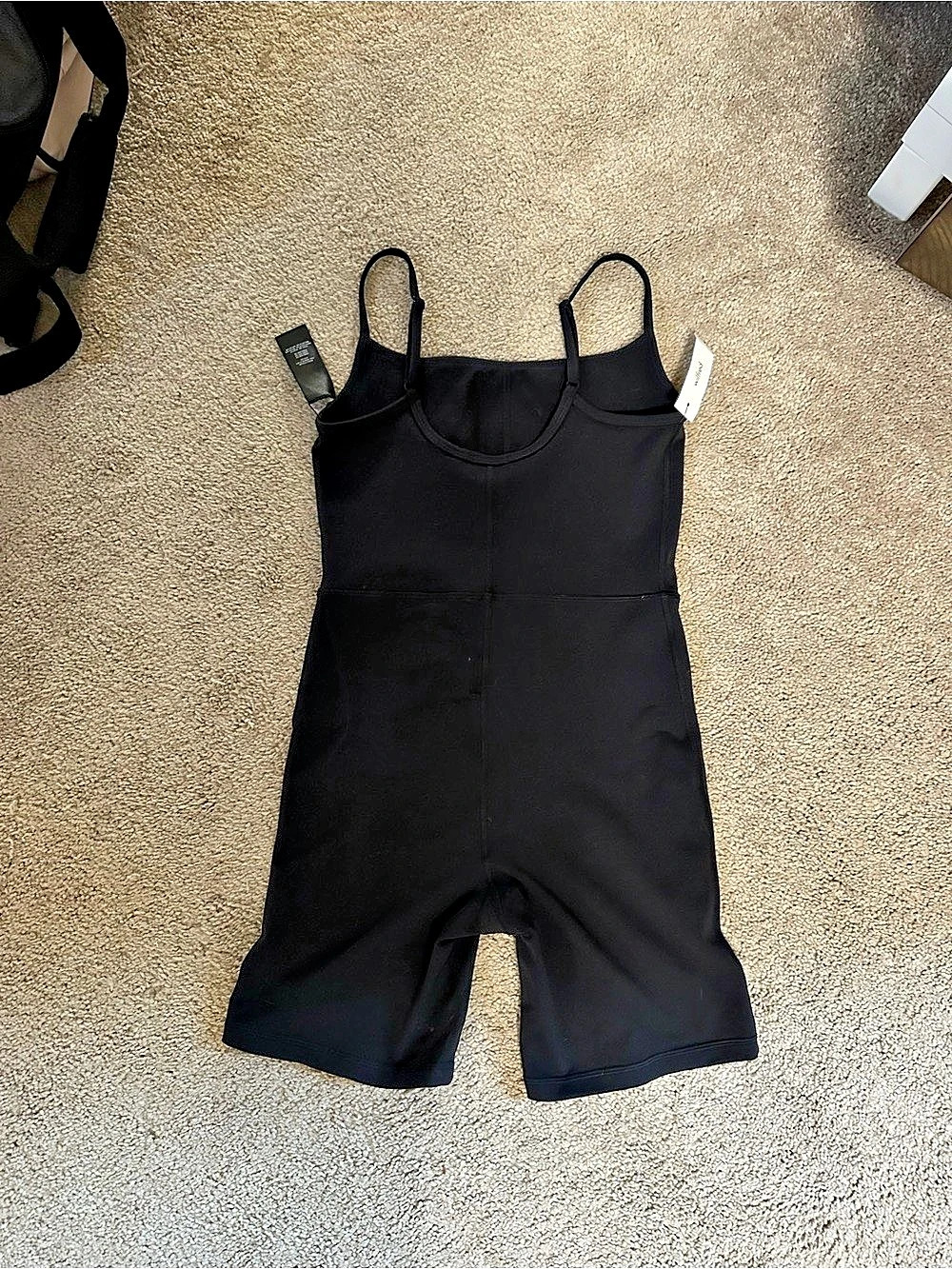 Wired Free Divinity 7" Black Athletic Romper Size Small NWT